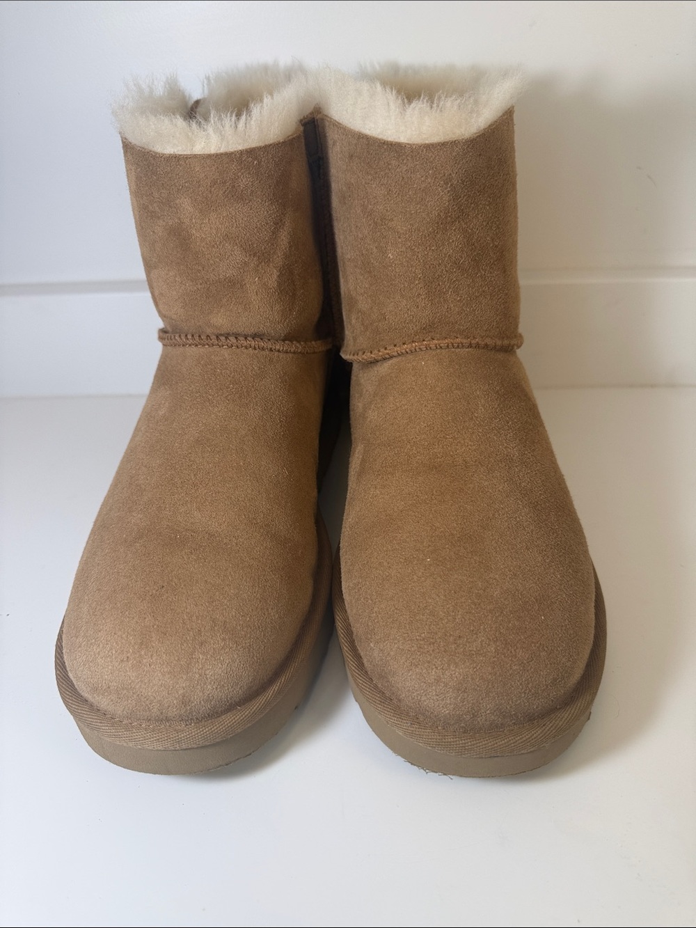 UGG Classic Chestnut Boot w/ Shearling and Heritage Bow -Size 9